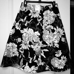 H&M Knee high Skirt brand new still with tag